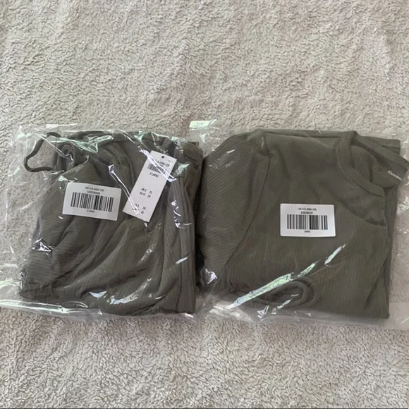 Abercrombie | Wrap Top - Picture 2 of 2